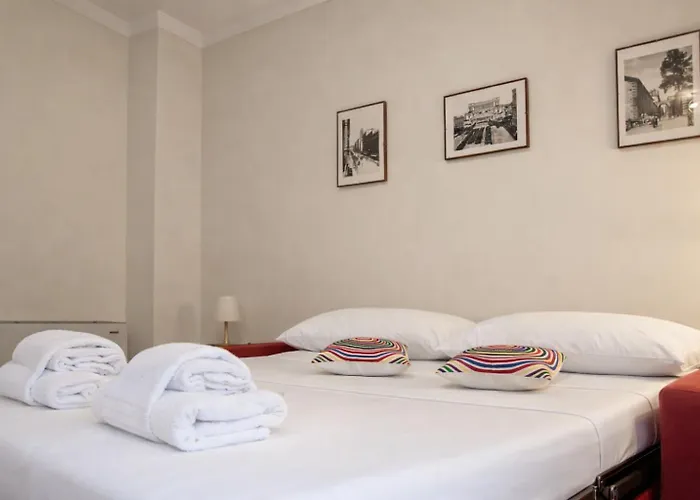 Peaceful In Piazza Venezia's Alleys Appartement Rome