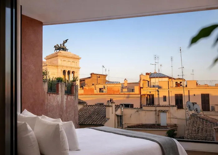 Peaceful In Piazza Venezia's Alleys Rome