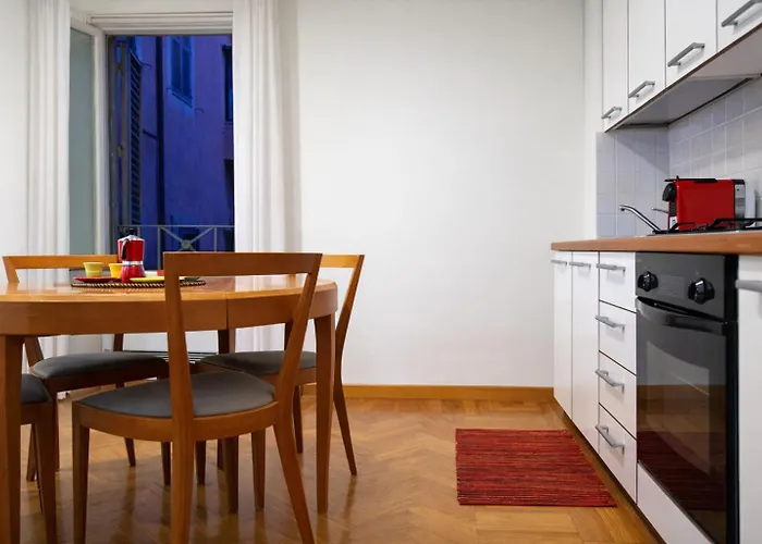 Peaceful In Piazza Venezia's Alleys Appartement